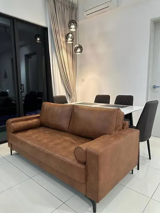 Trion Kl Family Condotel Trx Klcc Mrt 吉隆坡 0*,